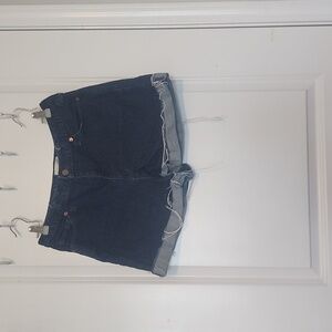 Universal threads vintage midi jean shorts size 10 or 30